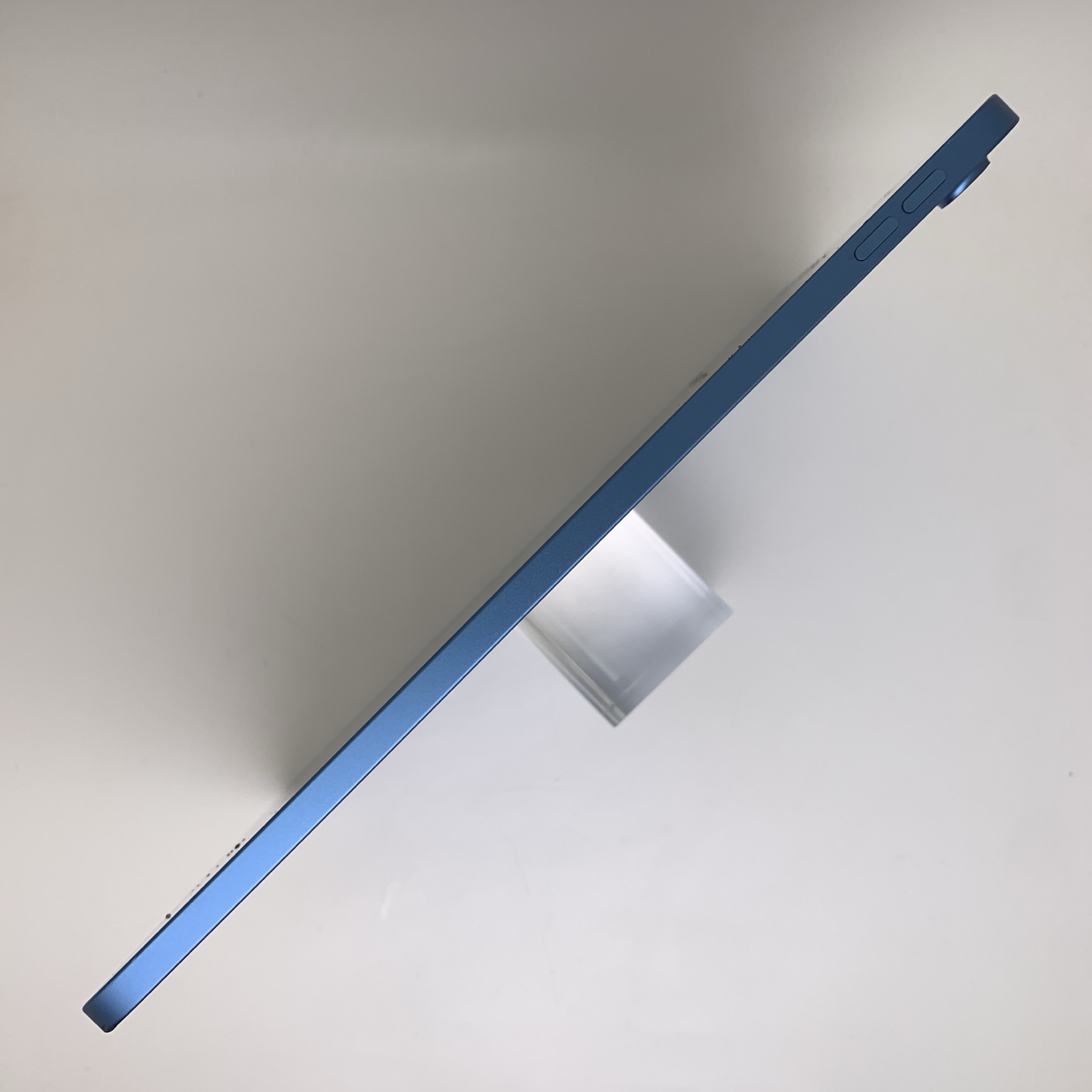 iPad 10 10.9-inch (2022) Blue, view 3