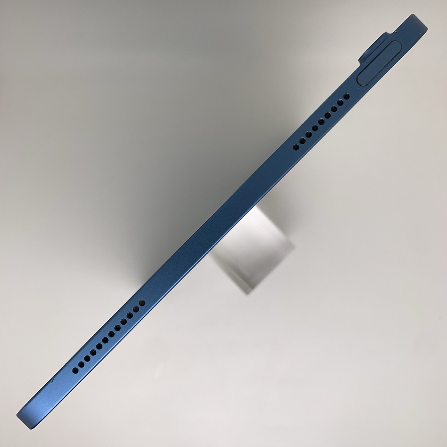 iPad 10 10.9-inch (2022) Blue, view 5