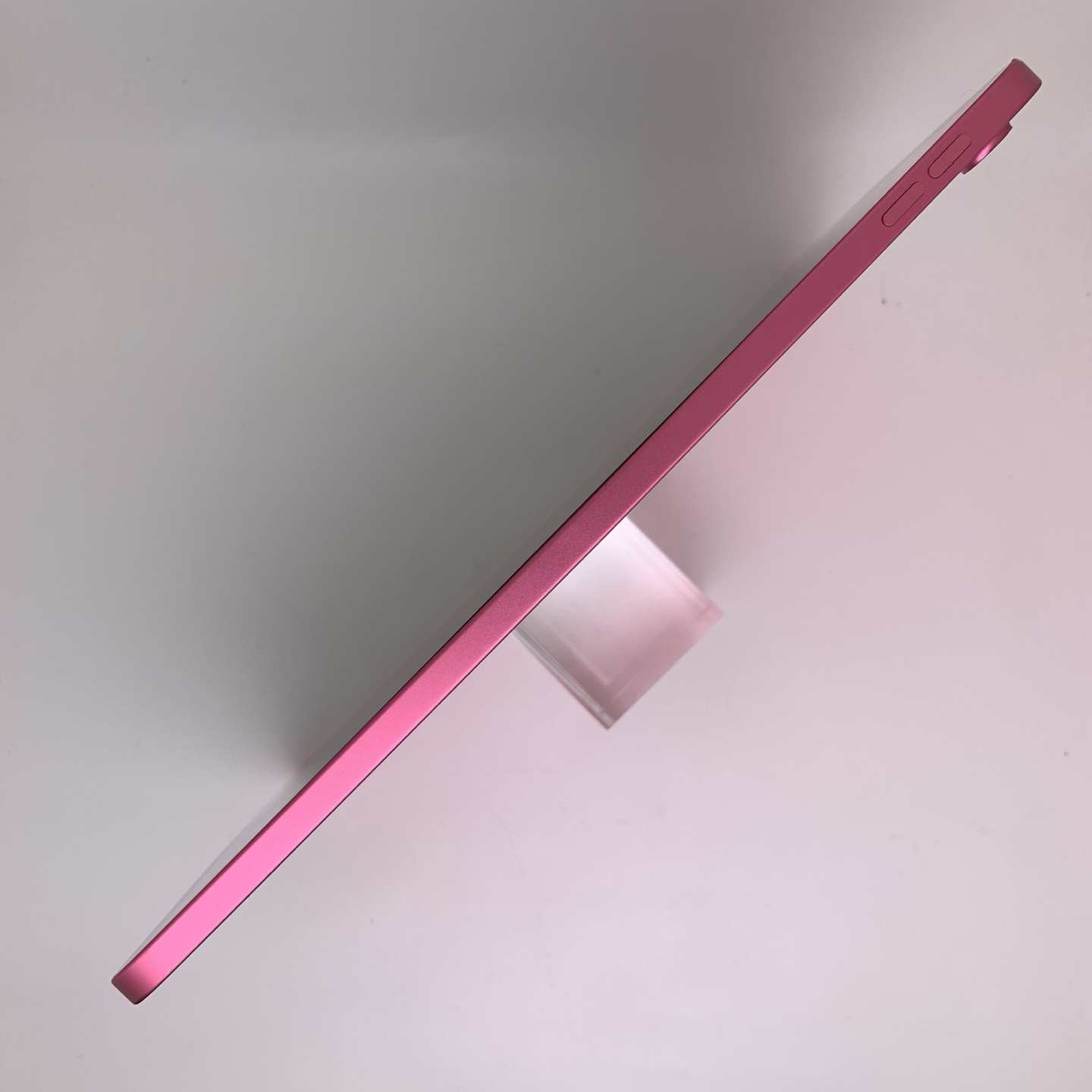 iPad 10 10.9-inch (2022) Pink, view 3