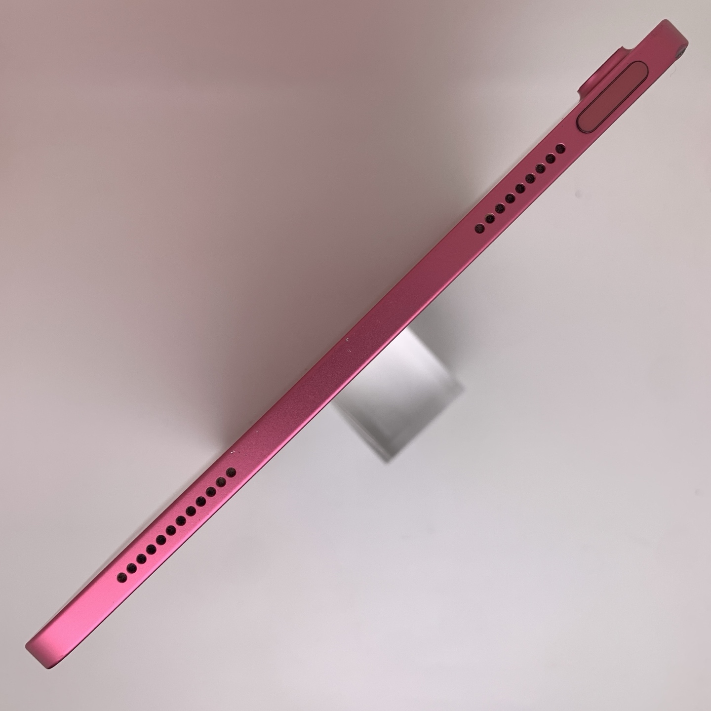 iPad 10 10.9-inch (2022) Pink, view 5