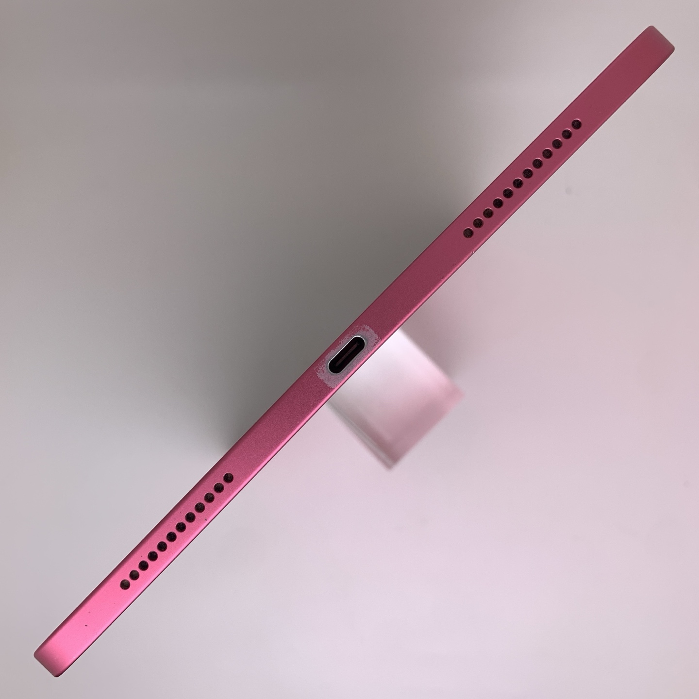 iPad 10 10.9-inch (2022) Pink, view 6