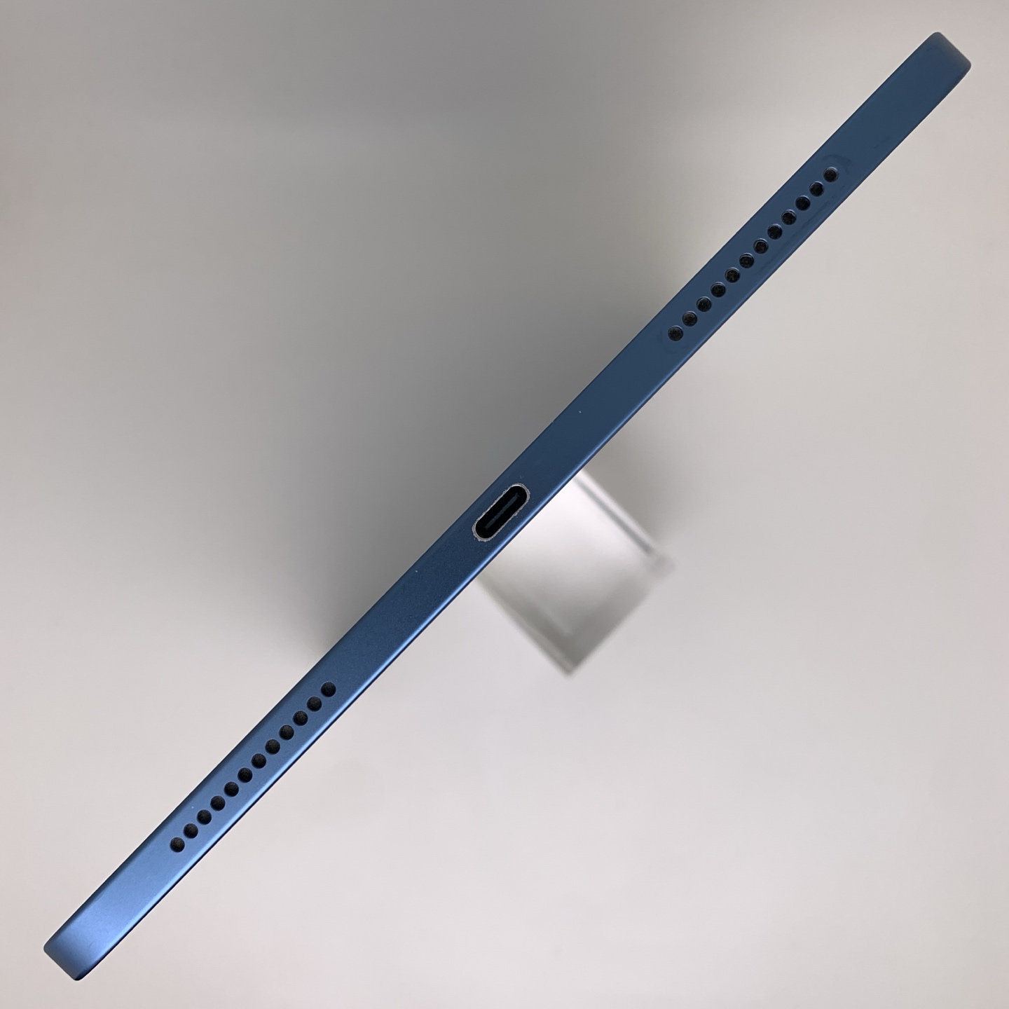 iPad 10 10.9-inch (2022) Blue, view 6