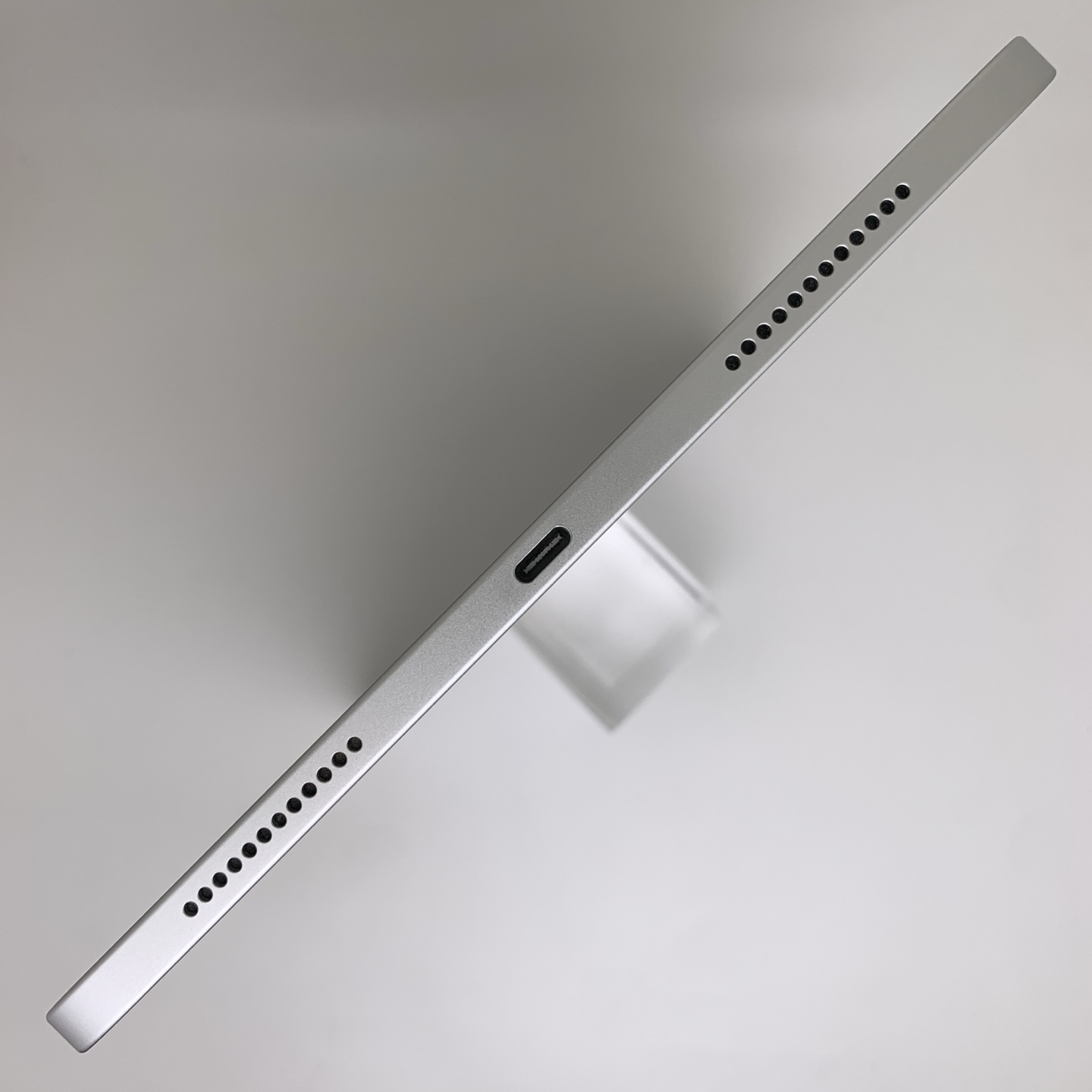 iPad 10 10.9-inch (2022) Silver, view 6