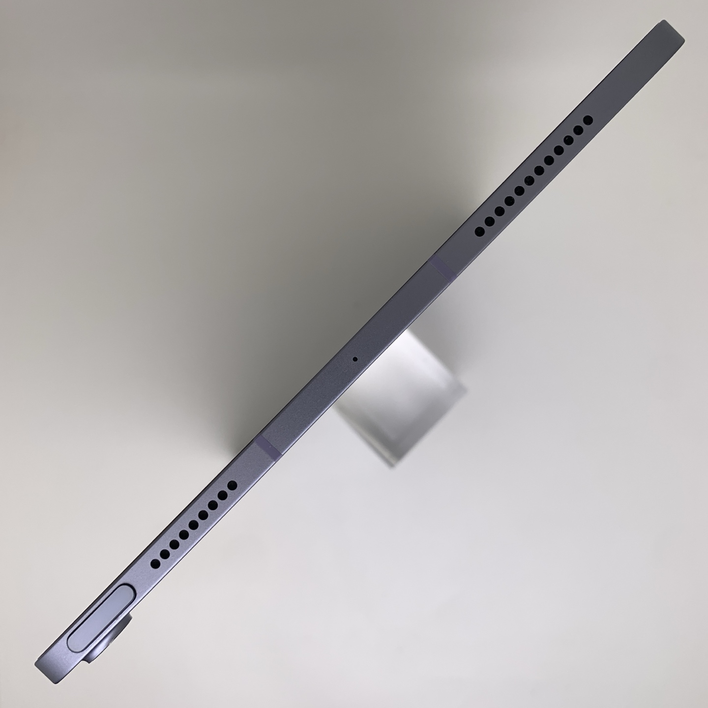 iPad Air 5 10.9-inch (2022) Purple, view 5