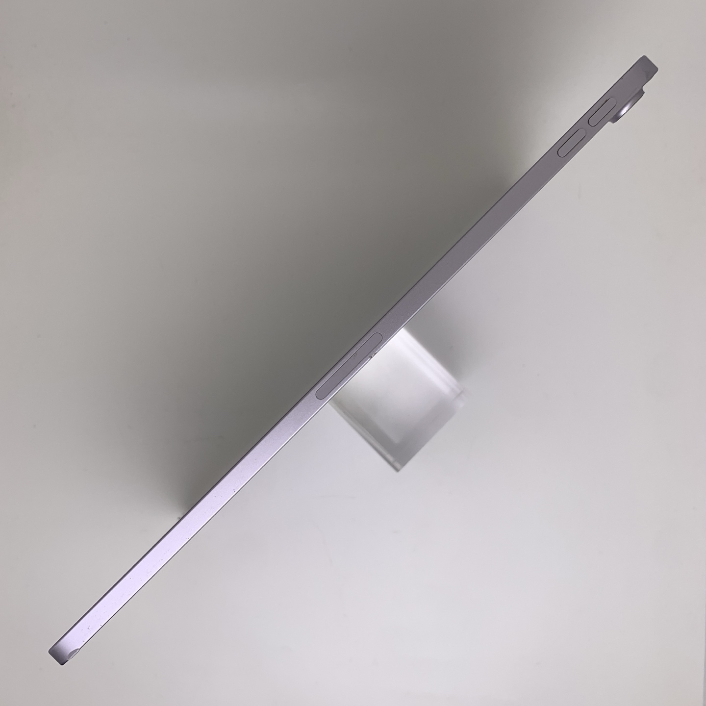iPad Air 6 Purple, view 3