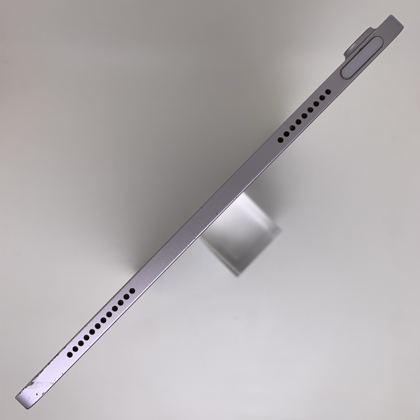 iPad Air 6 Purple, view 5