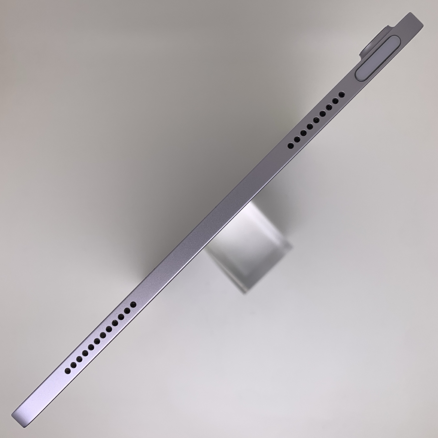 iPad Air 7 11-inch (2025) Purple, view 5