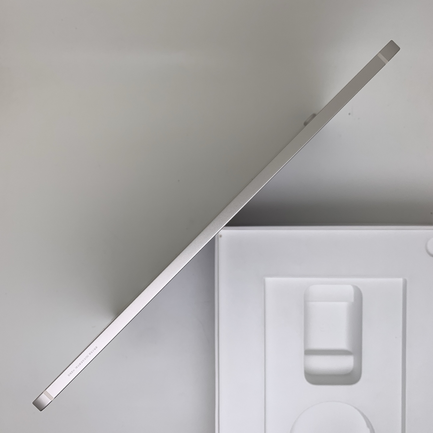 iPad Air 7 11-inch (2025) 星光色 实拍图 3