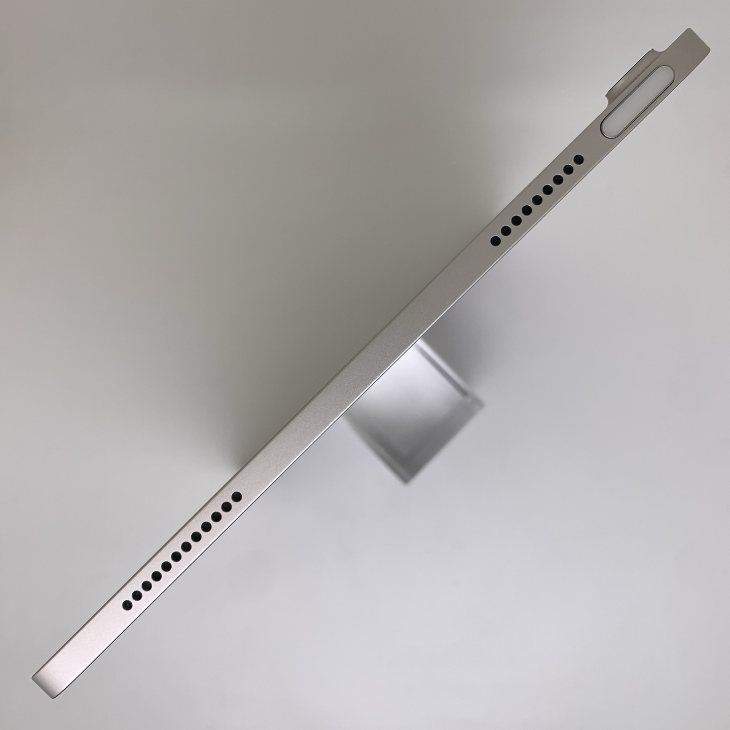 iPad Air 7 11-inch (2025) Silver, view 5