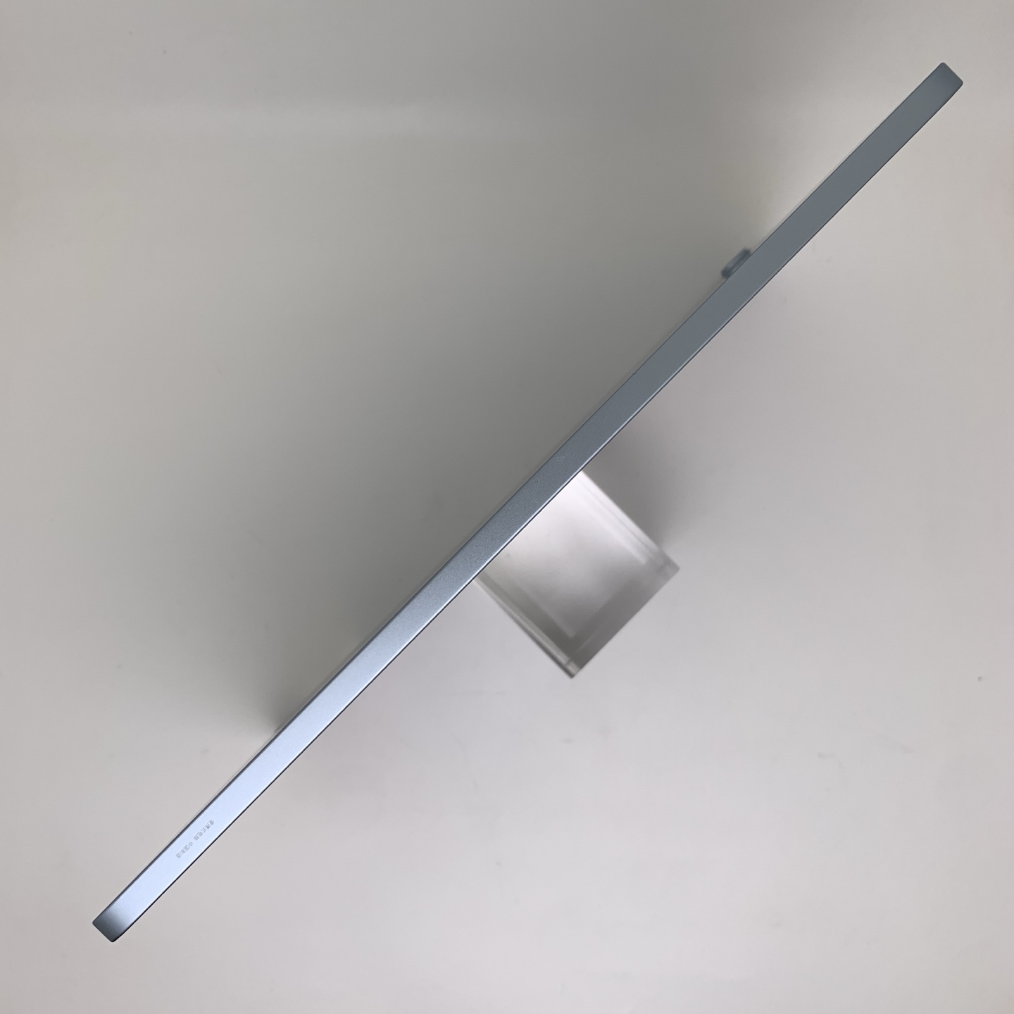 iPad Air 8 11-inch (2026) Blue, view 4