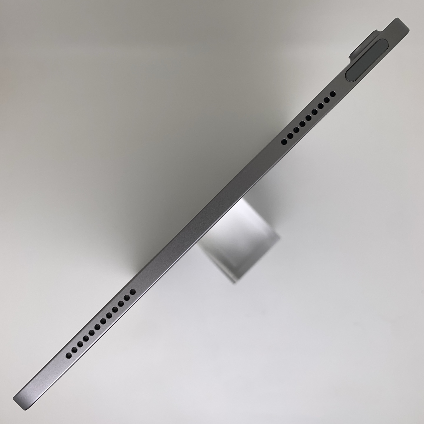 iPad Air 8 11-inch (2026) 深空灰色 實拍圖 5