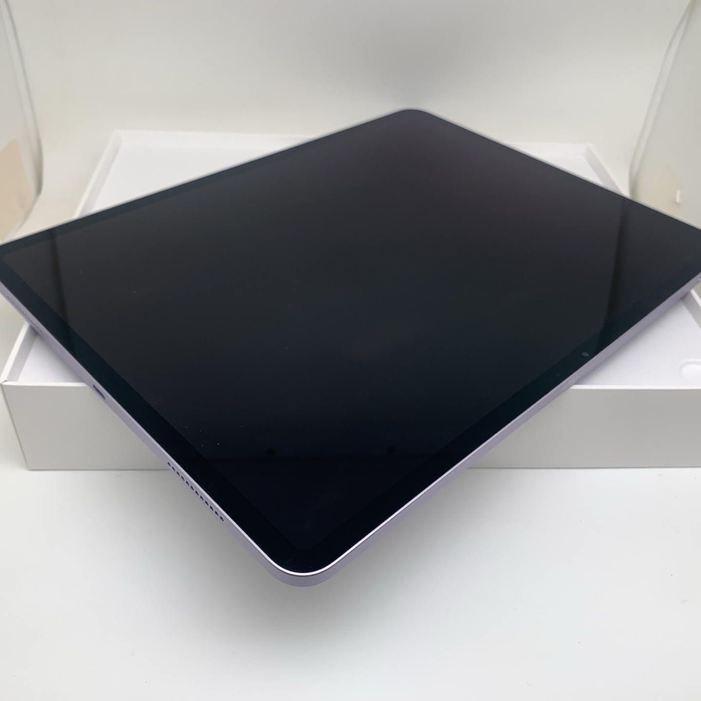 iPad Air 8 13-inch (2026) Purple, view 5