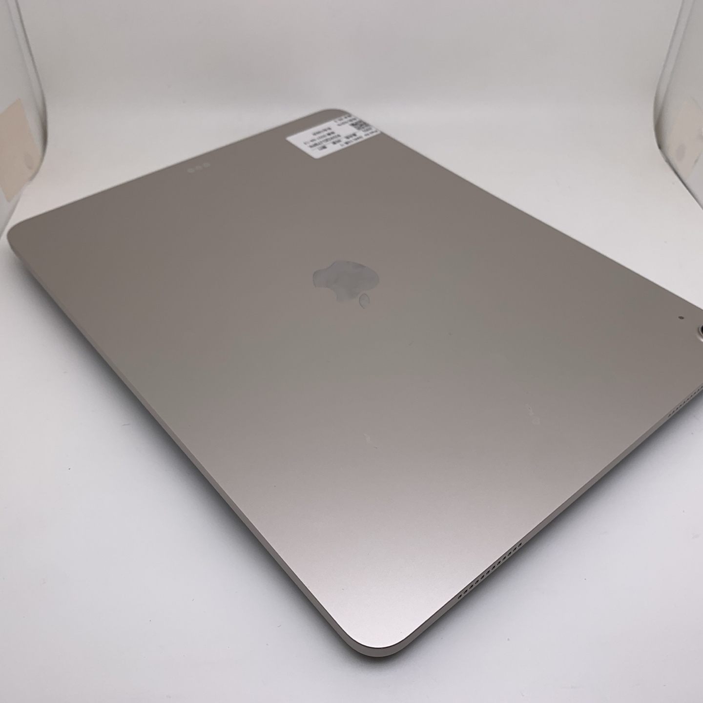 iPad Air 8 13-inch (2026) Silver, view 4