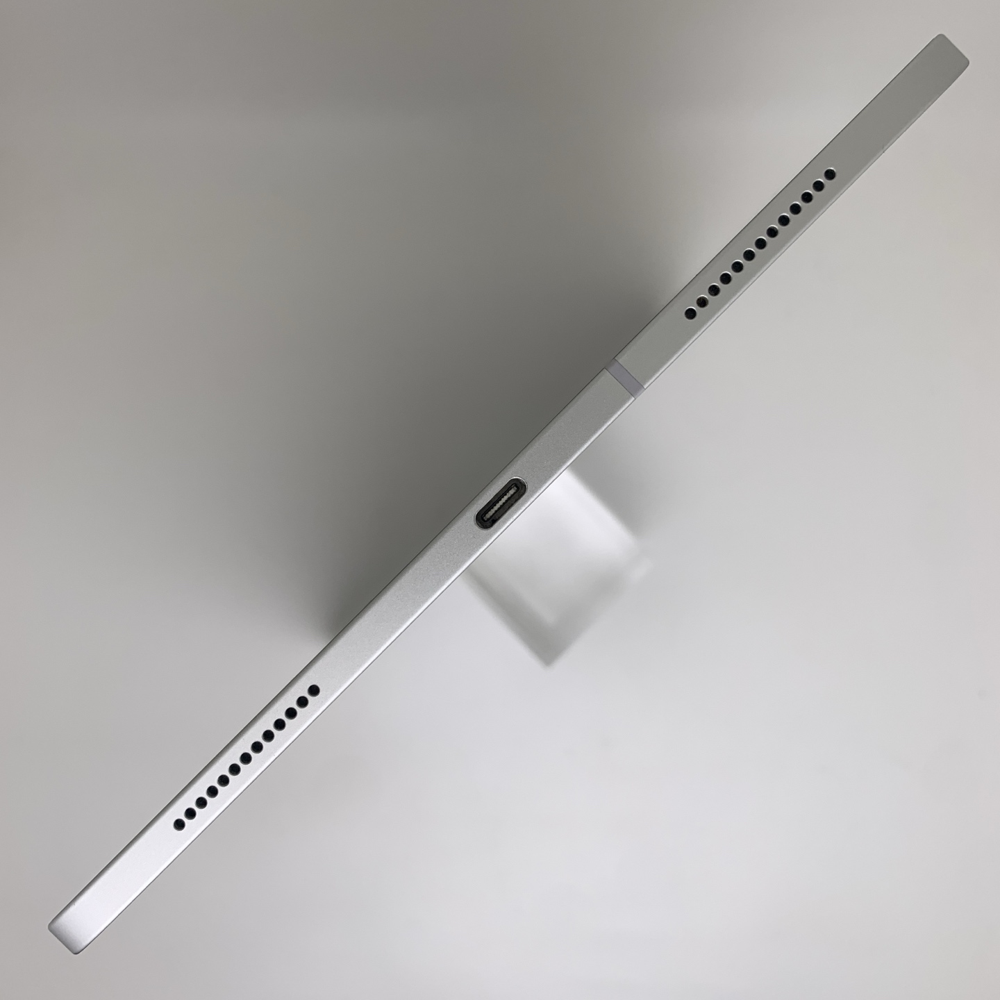 iPad Pro 11-inch (2018) Silver, view 6