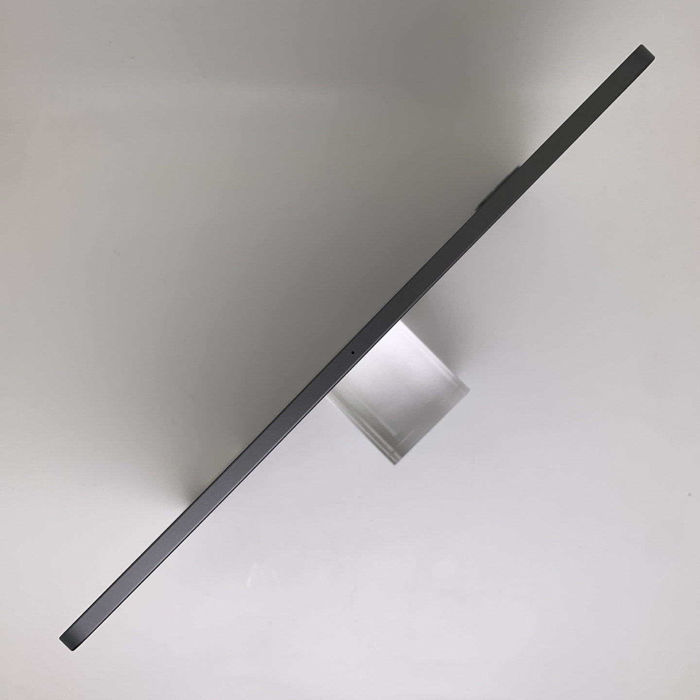iPad Pro 11-inch (2020) Space Gray, view 3