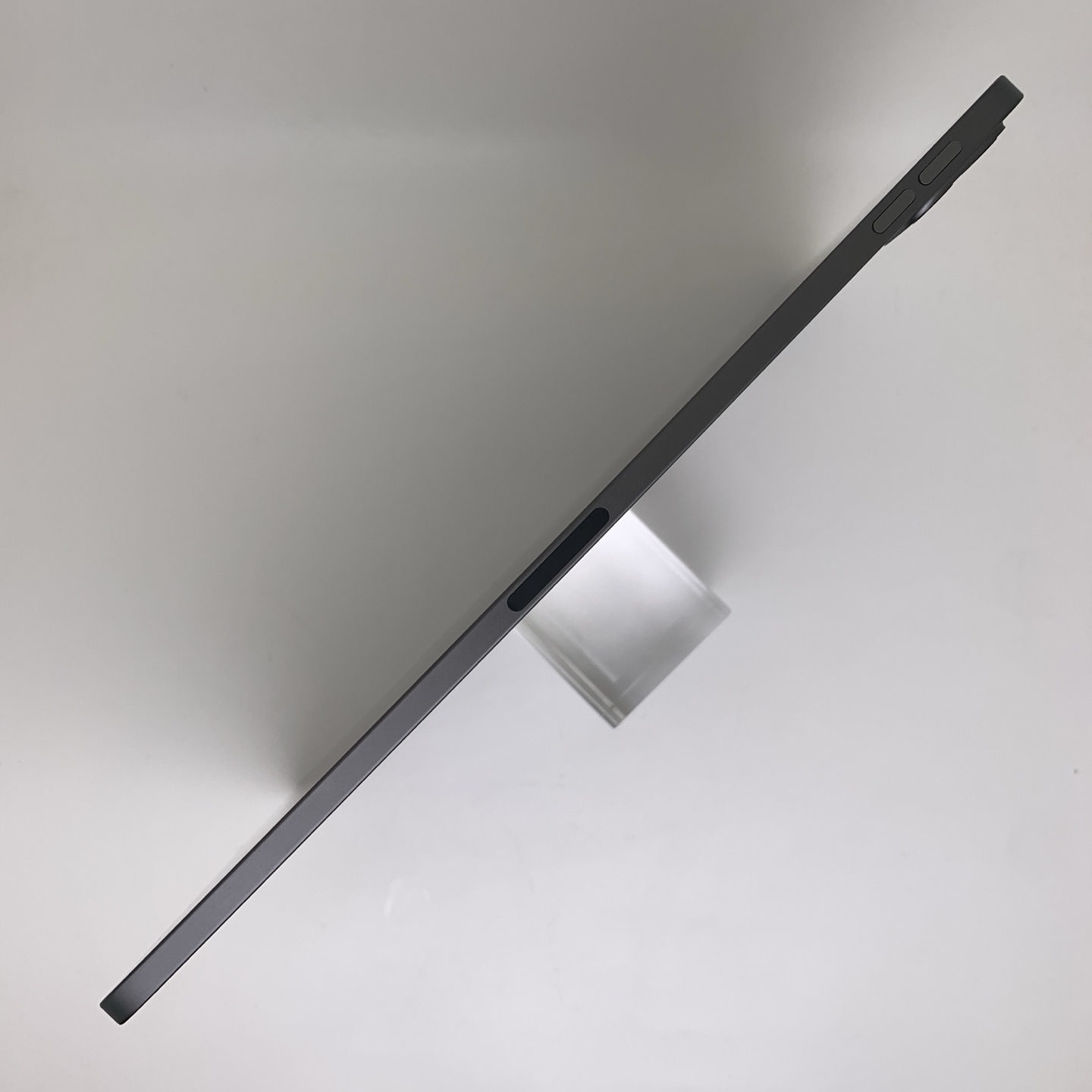 iPad Pro 11-inch (2020) Space Gray, view 4