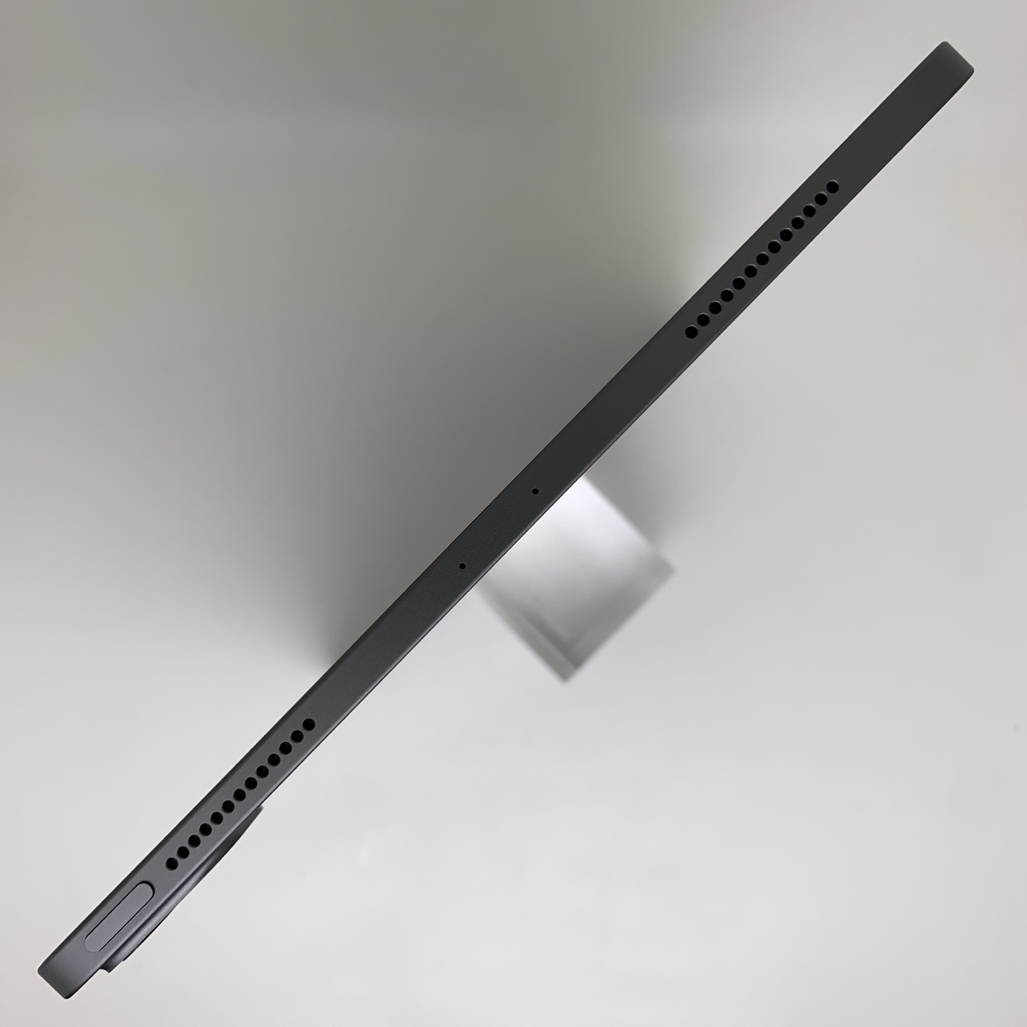 iPad Pro 11-inch (2020) Space Gray, view 5