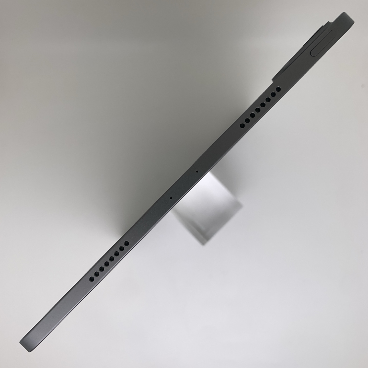 iPad Pro 11-inch (2021) Space Gray, view 5