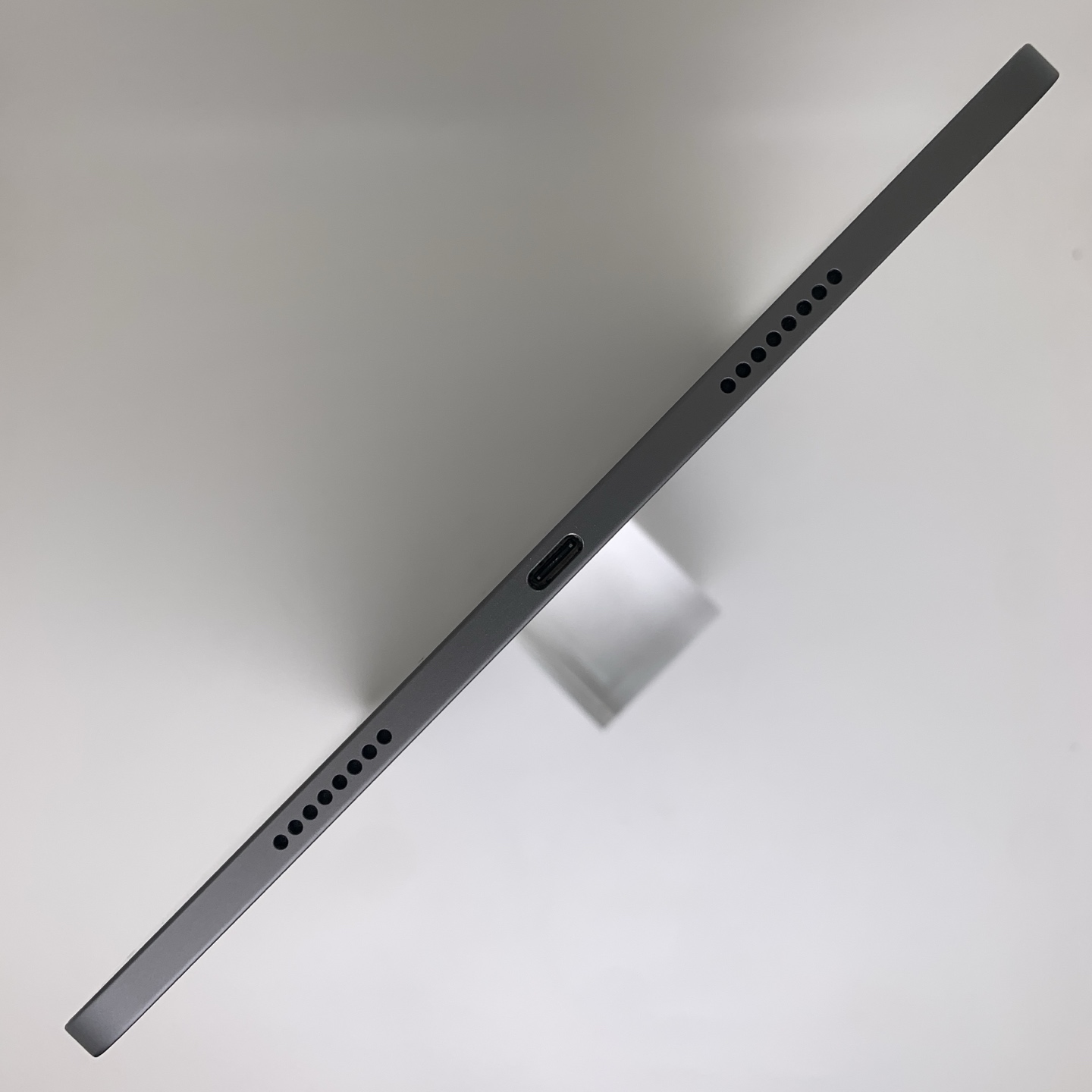 iPad Pro 11-inch (2021) Space Gray, view 6
