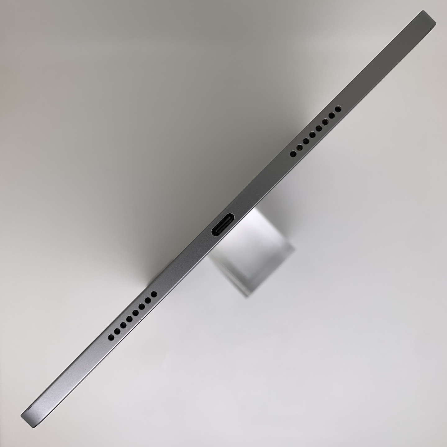 iPad Pro 11-inch (2022) Space Gray, view 6