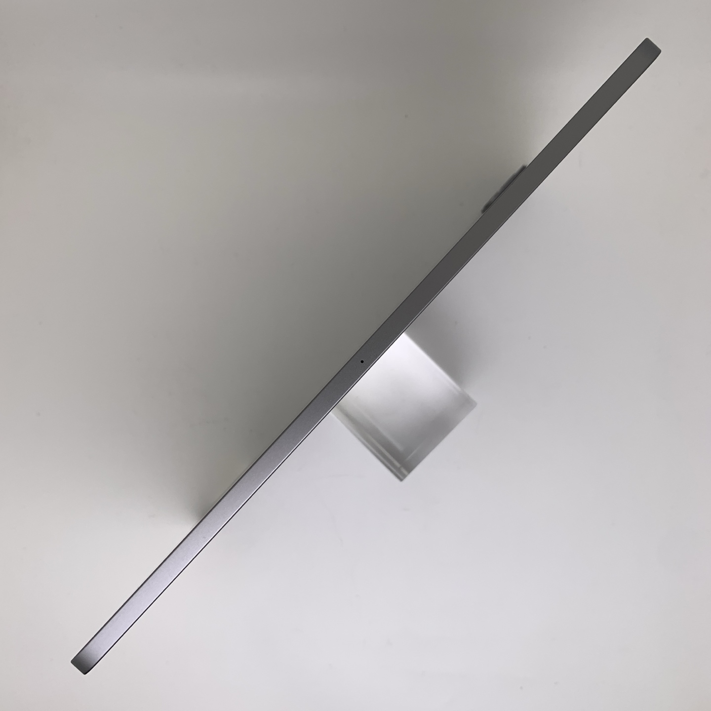 iPad Pro 11-inch (2022) Space Gray, view 4