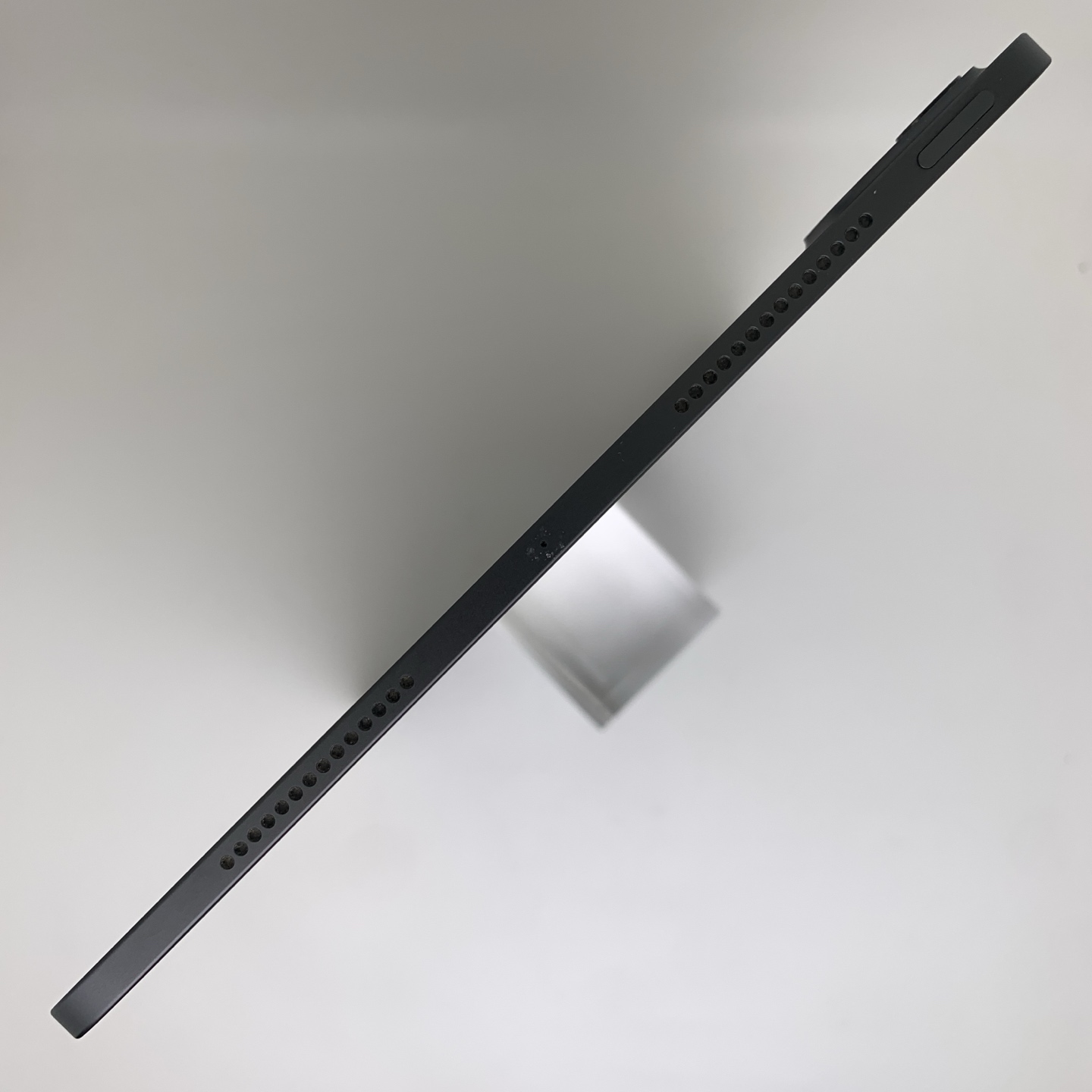 iPad Pro 11-inch (2024) Black, view 5
