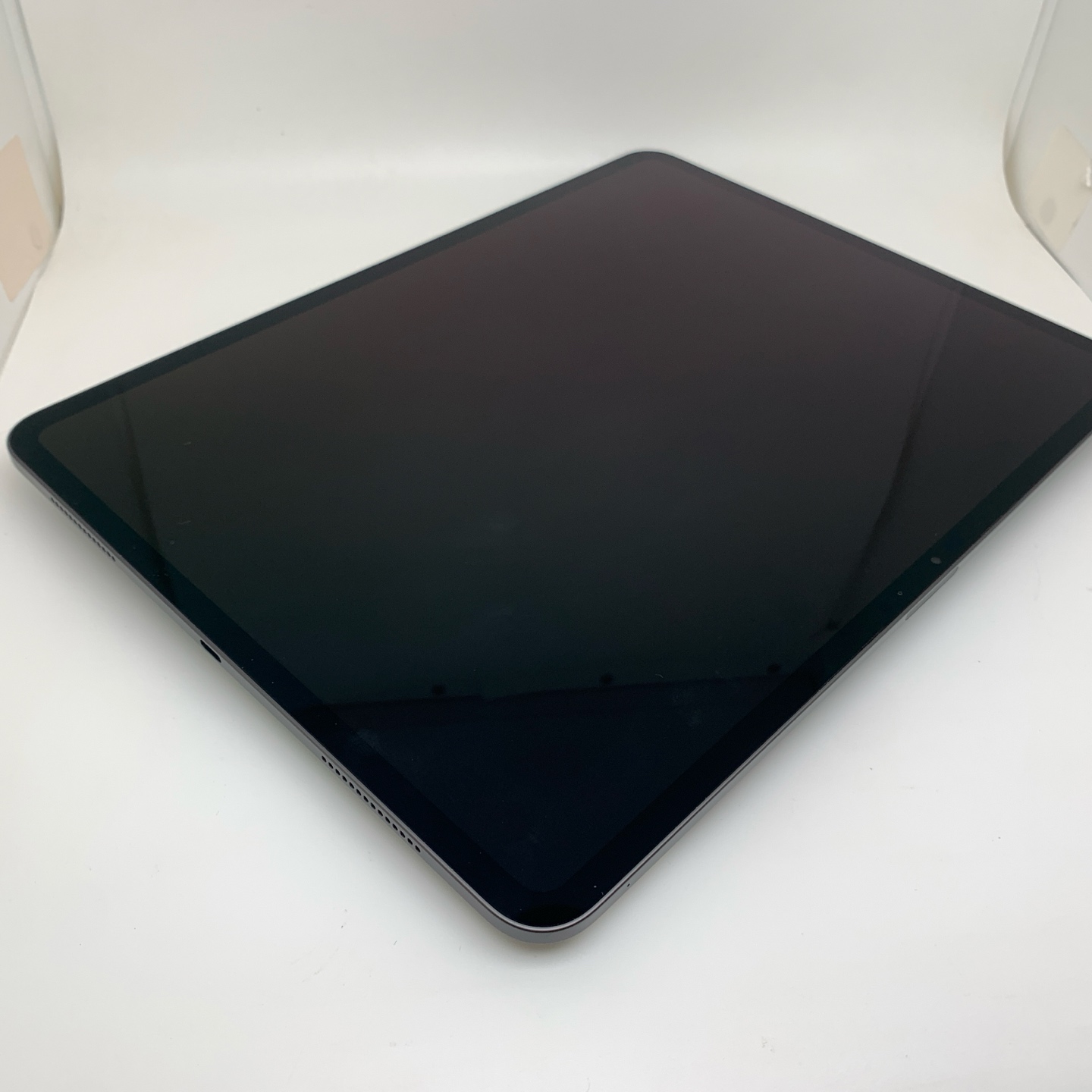 iPad Pro 13-inch (2025) Space Gray, view 5