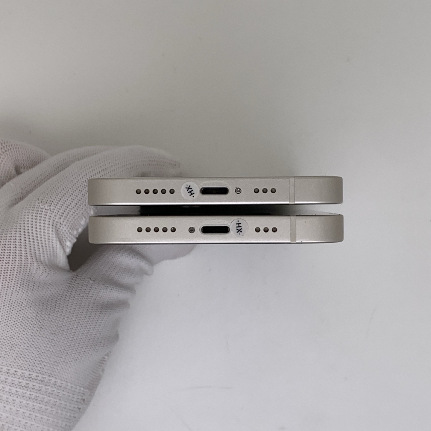 iPhone 13 Starlight, view 6