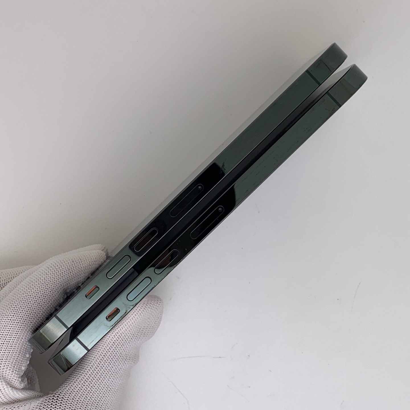 iPhone 13 Pro Max Alpine Green, view 4