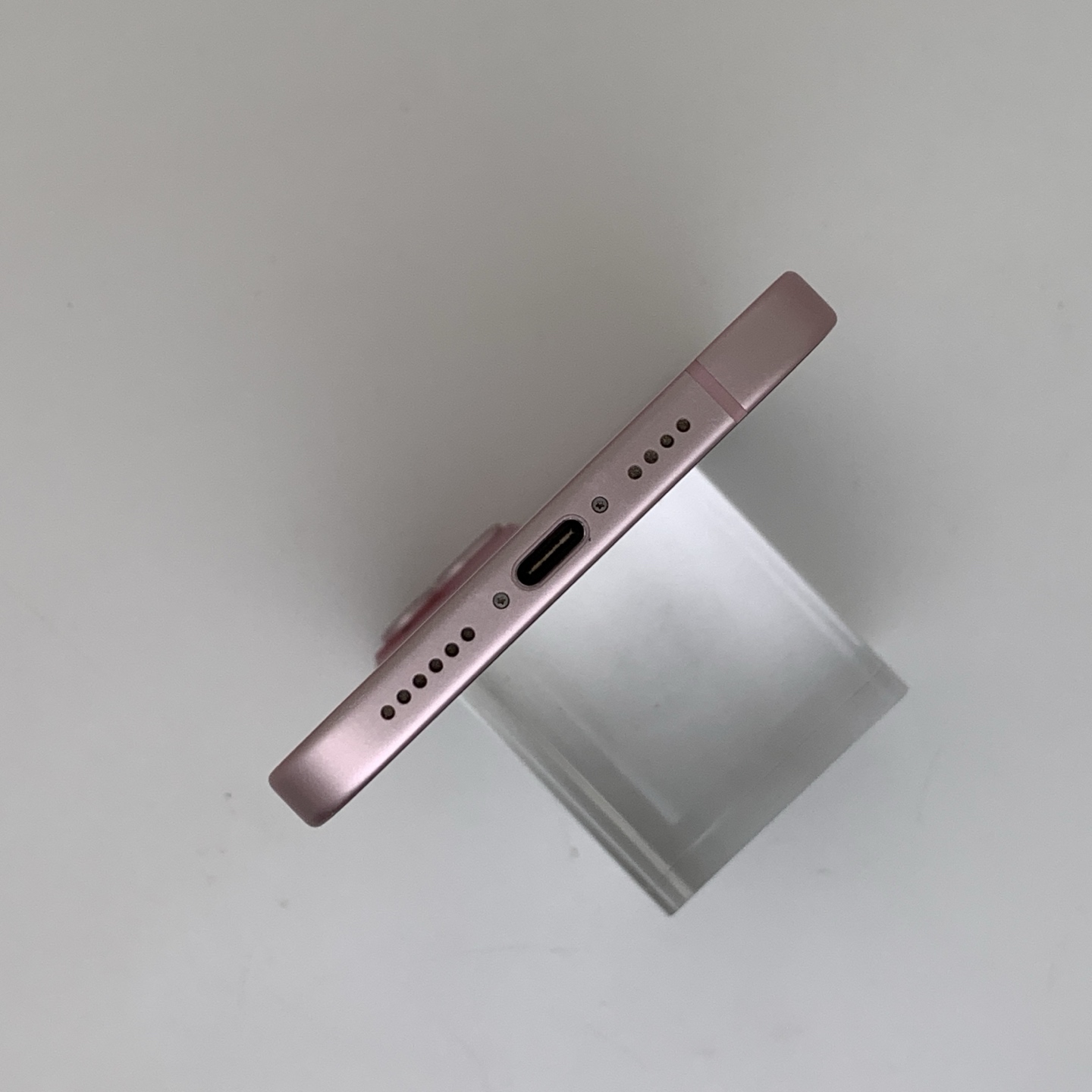 iPhone 15 Plus Pink, view 6