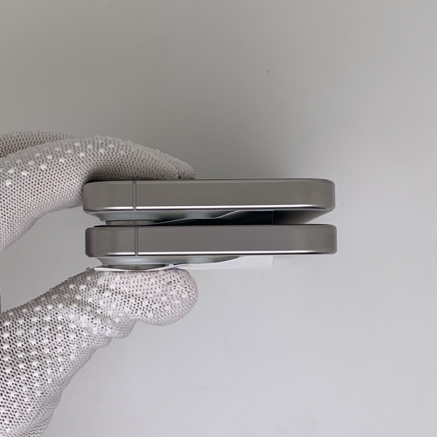 iPhone 15 Pro White Titanium, view 5