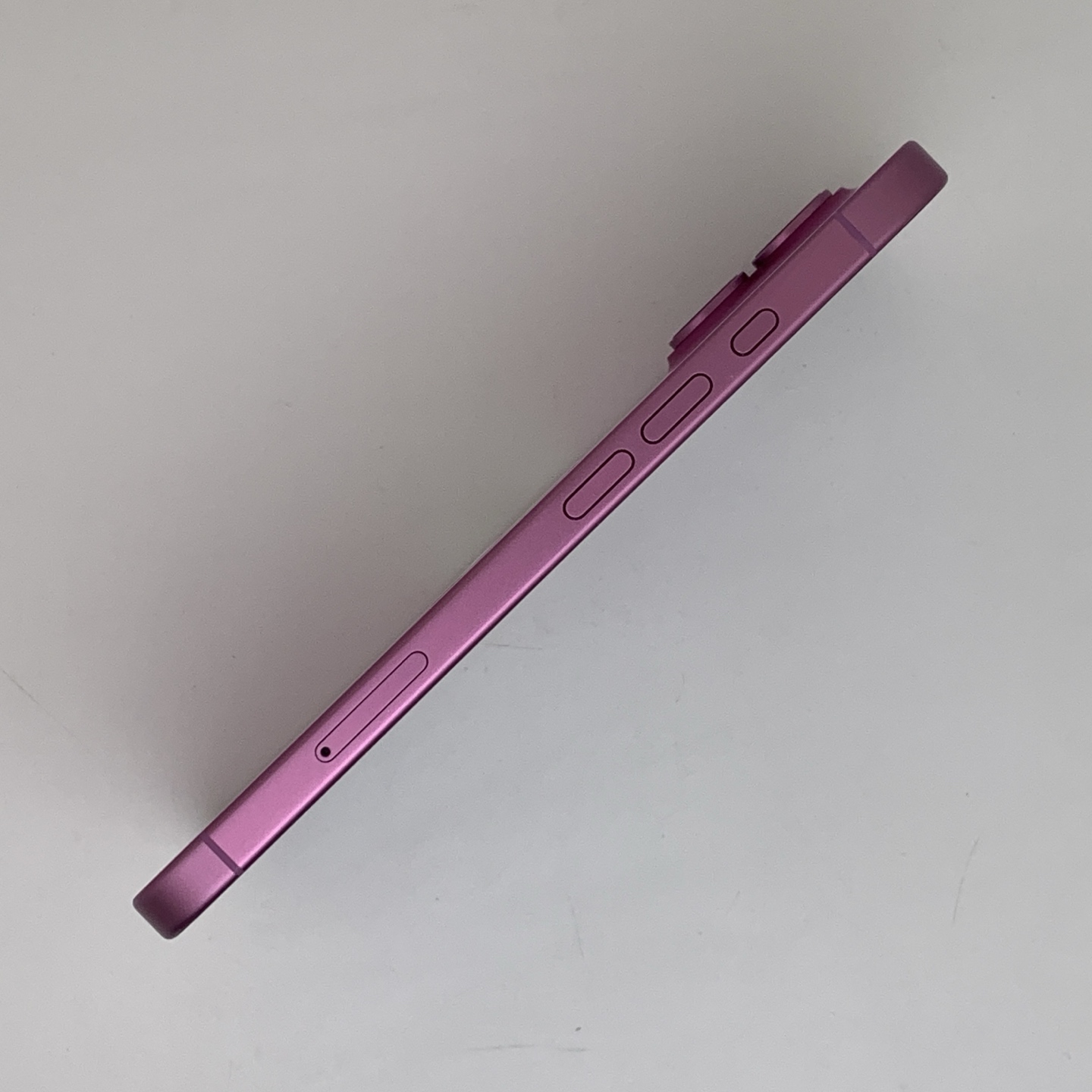 iPhone 16 Pink, view 3