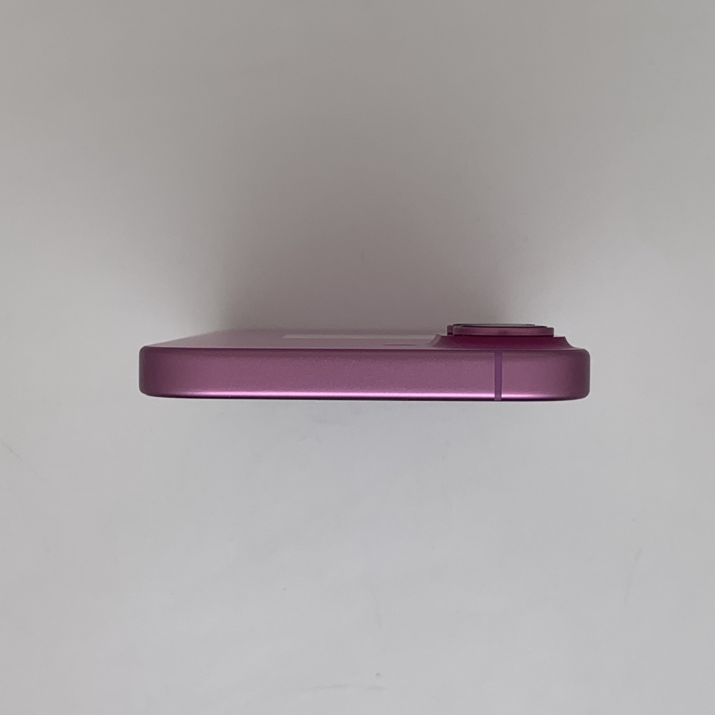 iPhone 16 Pink, view 5