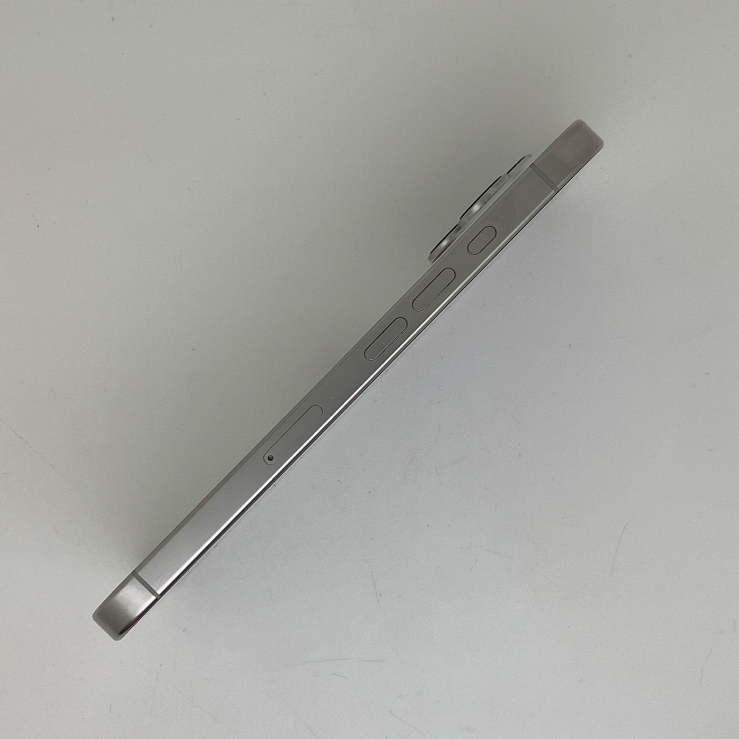 iPhone 16 Pro White Titanium, view 3