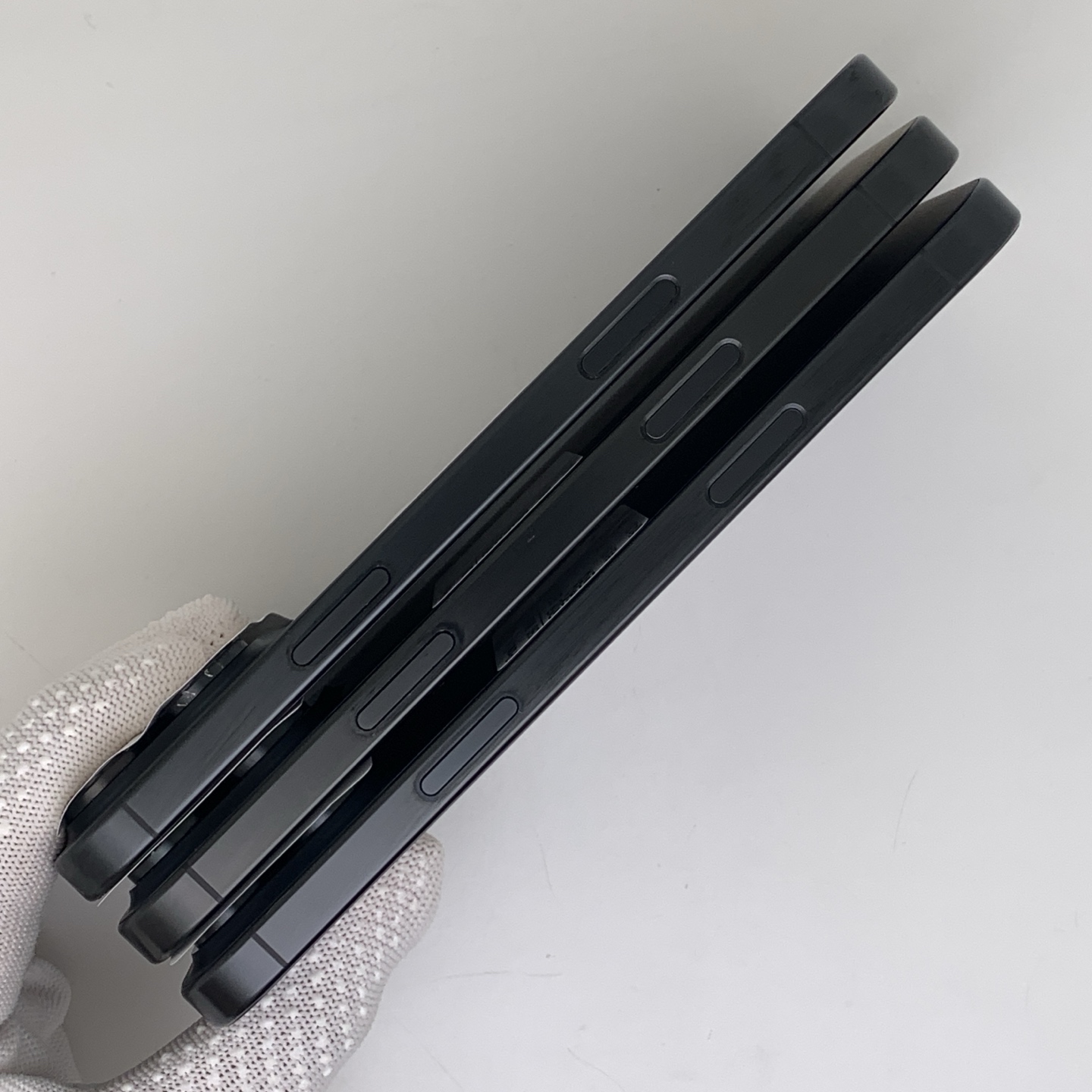 iPhone 16 Pro Max Black Titanium, view 3