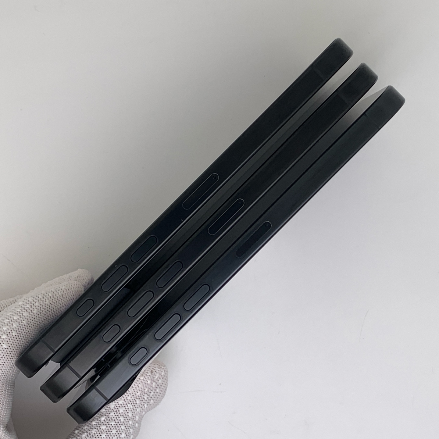 iPhone 16 Pro Max Black Titanium, view 4