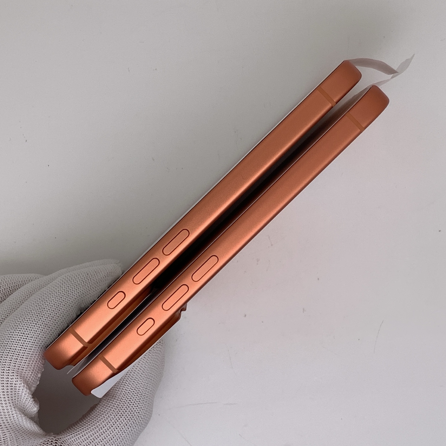 iPhone 17 Pro Cosmic Orange, view 3