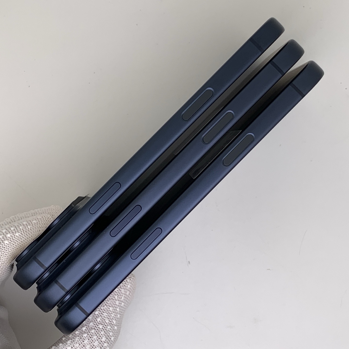 iPhone 17 Pro Max Deep Blue, view 3