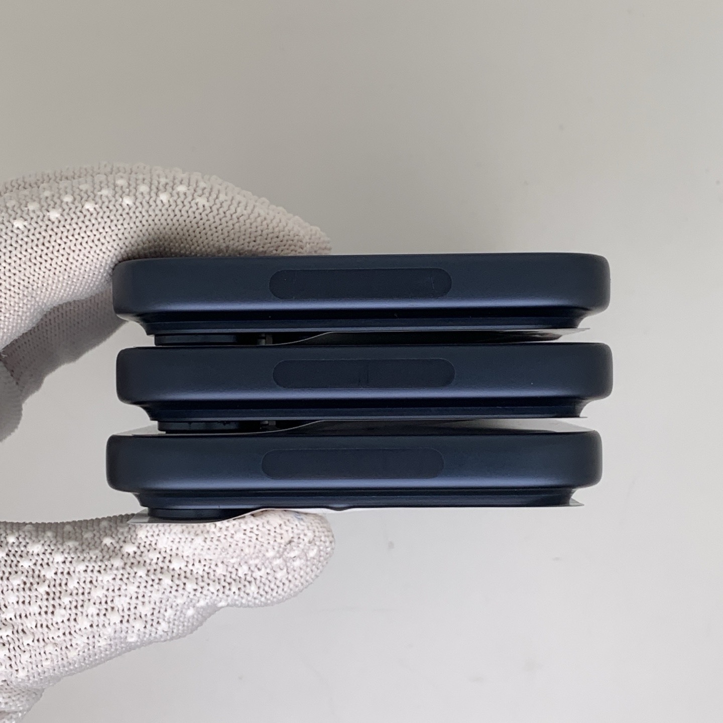 iPhone 17 Pro Max Deep Blue, view 5