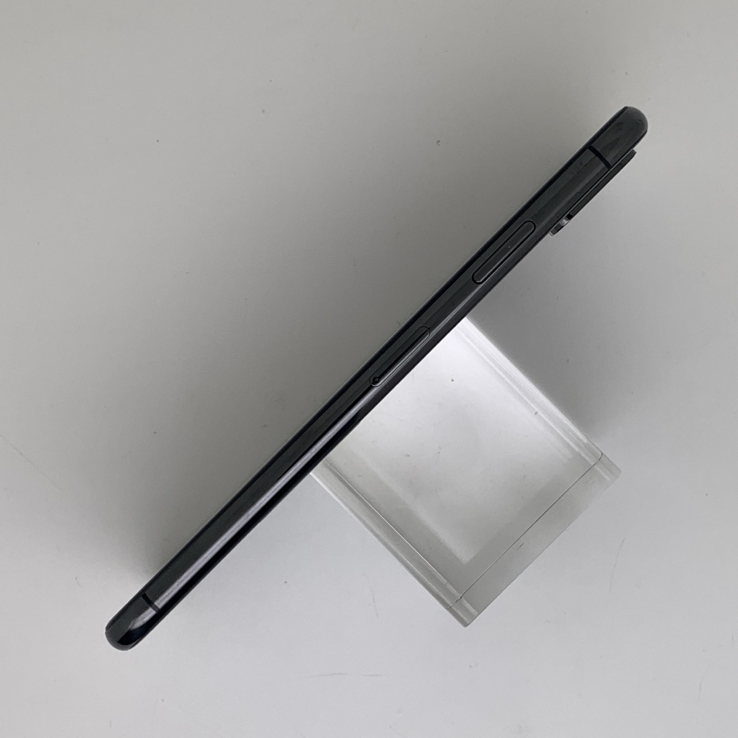 iPhone XS Max Space Black, view 4