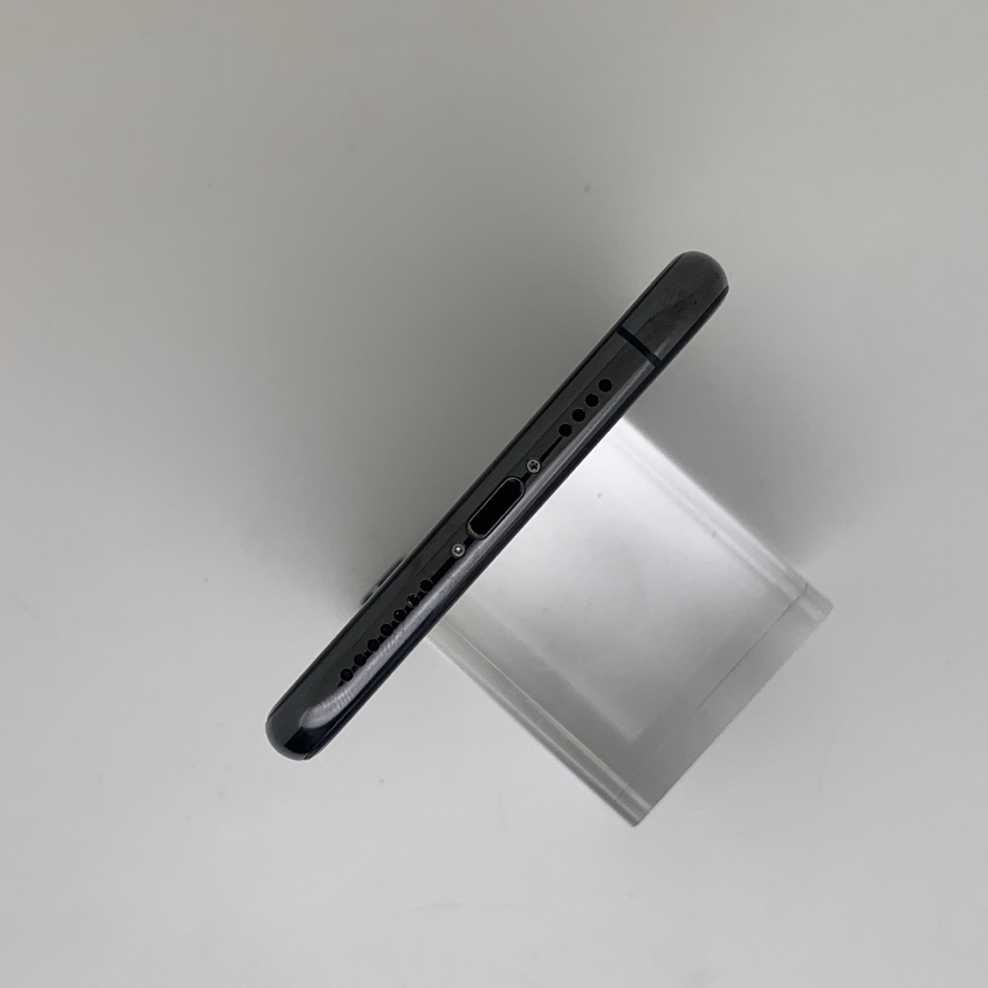 iPhone XS Max Space Black, view 6