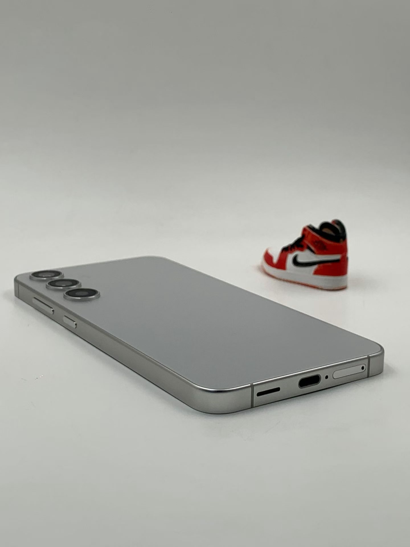 Samsung Galaxy S24+ Marble Gray current batch photo 3